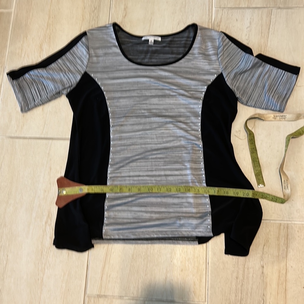 Notations black and gray polyester top - Picture 7 of 9